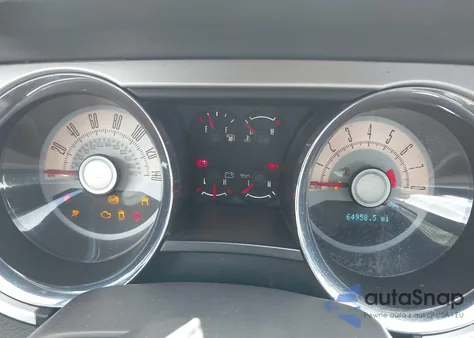 2010 Ford Mustang Gt/Gt Premium z USA, uszkodzony, nr VIN 1ZVBP8CH3A5117058